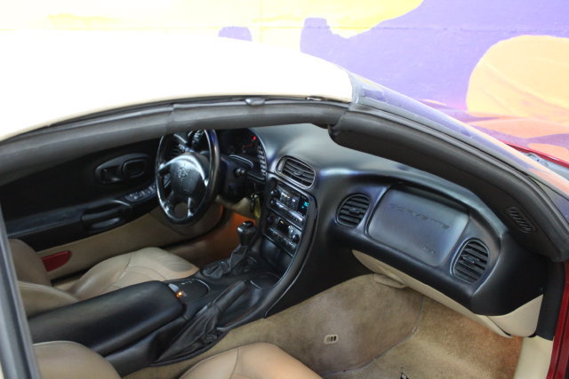 Used 2002 Chevrolet Corvette Convertible w/ Preferred Equipment Group2 RWD image 10