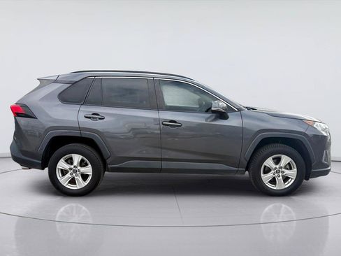 Used 2021 Toyota RAV4 XLE FWD image 4