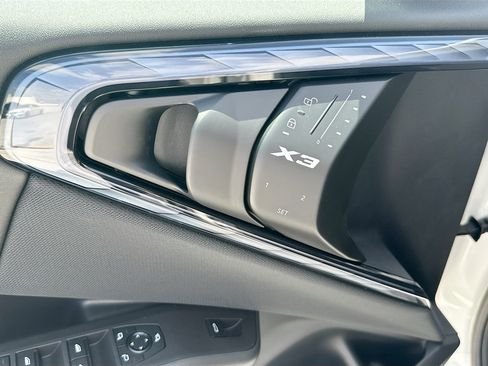 New 2025 BMW X3 xDrive30i w/ Convenience Package image 7