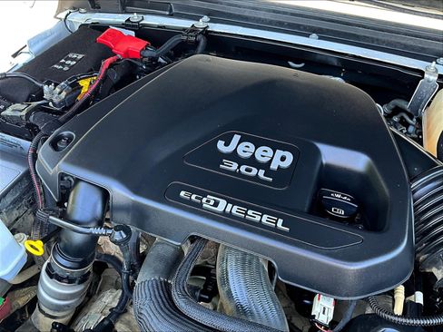 Used 2021 Jeep Wrangler Unlimited Rubicon AWD/4WD image 31