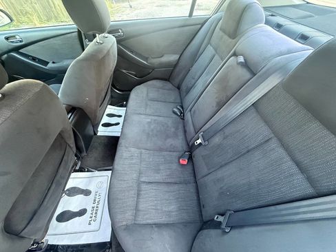 Used 2010 Nissan Altima 2.5 S w/ Convenience Plus Pkg image 14