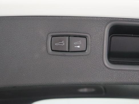 Used 2023 Porsche Macan S image 35