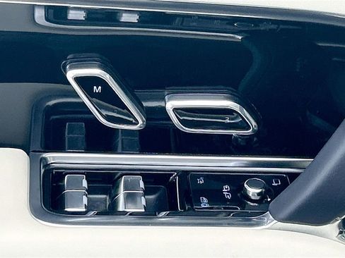 New 2026 Land Rover Range Rover SE image 23