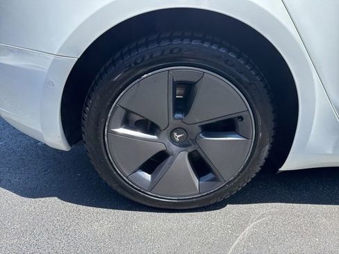 Used 2022 Tesla Model 3 Long Range AWD/4WD image 18