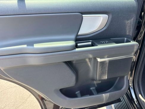 Used 2025 Ford Expedition Active RWD image 10