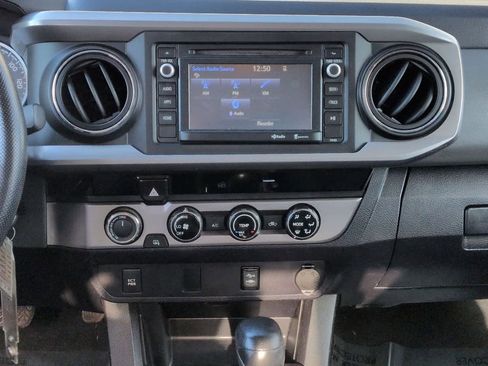 Used 2016 Toyota Tacoma TRD Off-Road image 28