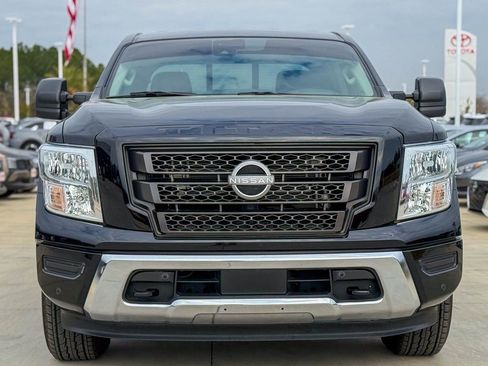 Used 2024 Nissan Titan SV w/ SV Convenience Package AWD/4WD image 4