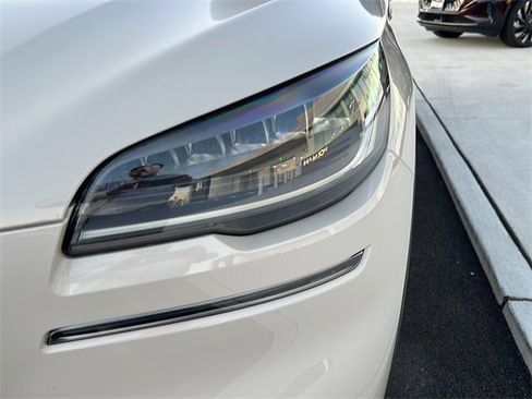 Certified 2023 Lincoln Aviator AWD w/ Premium Package image 4