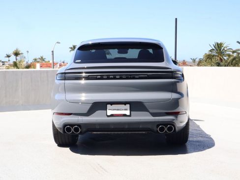 New 2026 Porsche Cayenne Coupe AWD/4WD image 10