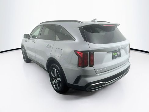 Used 2023 Kia Sorento EX w/ Panoramic Sunroof Package FWD image 5