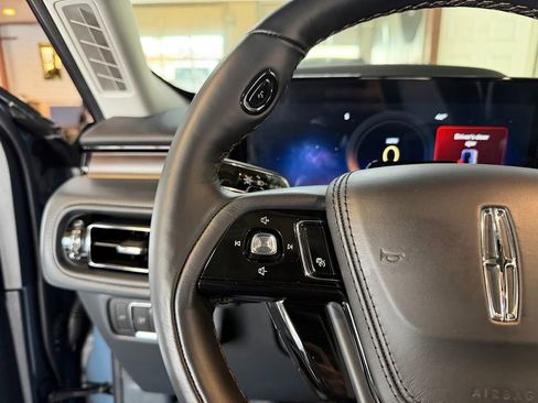 Used 2025 Lincoln Aviator Reserve w/ Equipment Group 201A image 22