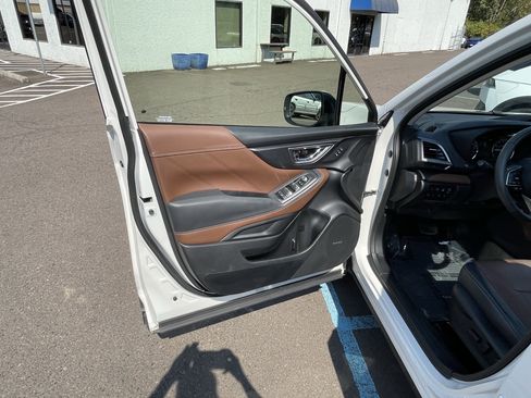 Used 2022 Subaru Forester Touring w/ Popular Package #3 AWD/4WD image 17