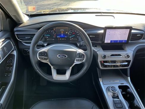 Used 2023 Ford Explorer XLT w/ Equipment Group 202A image 12