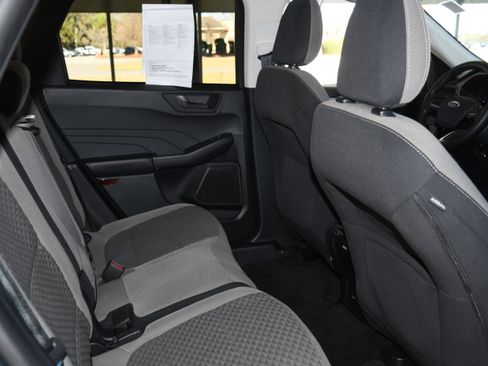 Used 2022 Ford Escape SE w/ SE Sport Appearance Package image 18