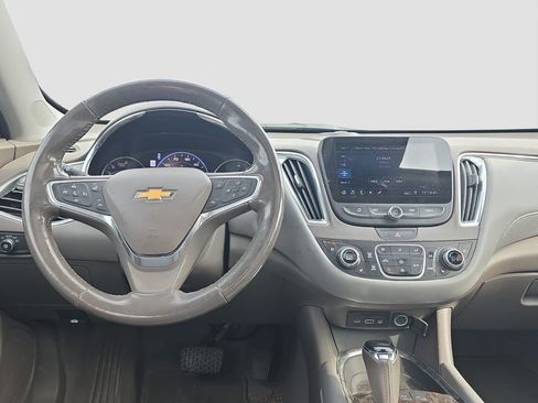 Used 2019 Chevrolet Malibu Premier w/ Sun and Wheel Package FWD image 13