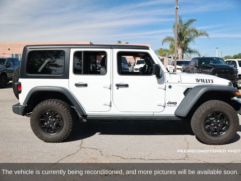 Used 2024 Jeep Wrangler Unlimited image 7
