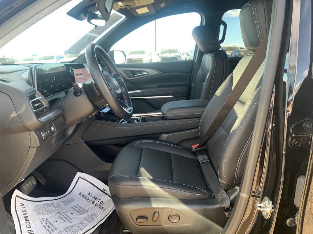 Certified 2026 Chevrolet Traverse LT FWD image 17
