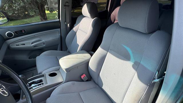 Used 2006 Toyota Tacoma PreRunner w/ TRD Sport Pkg #3 RWD image 12