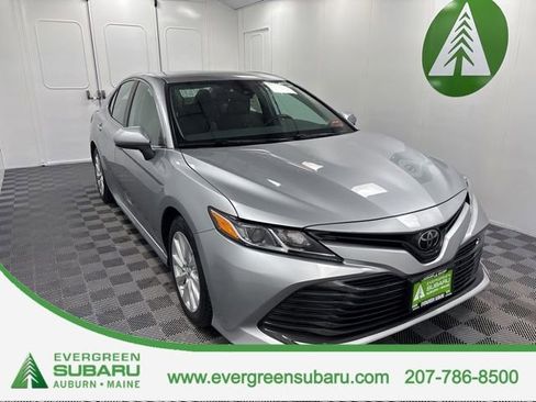 Used 2019 Toyota Camry LE image 1