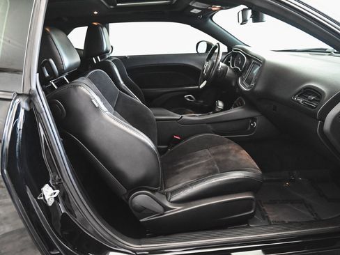 Used 2016 Dodge Challenger R/T Scat Pack w/ Leather Interior Group image 31