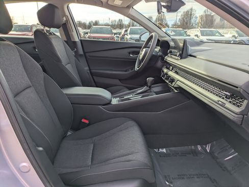 Certified 2025 Honda Accord SE image 27