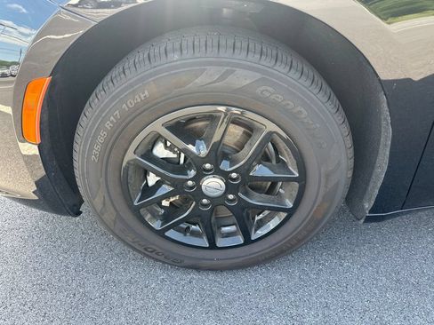 Used 2025 Chrysler Pacifica Select FWD image 13