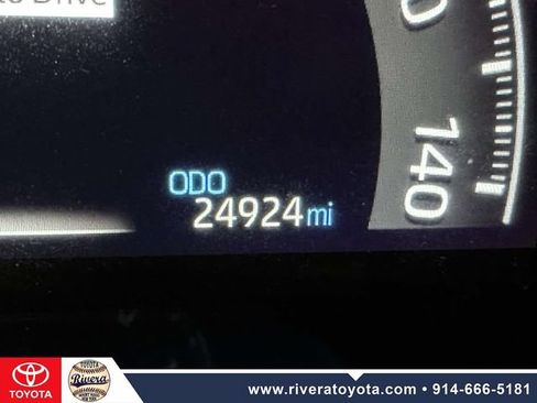Used 2023 Toyota RAV4 LE AWD/4WD image 32