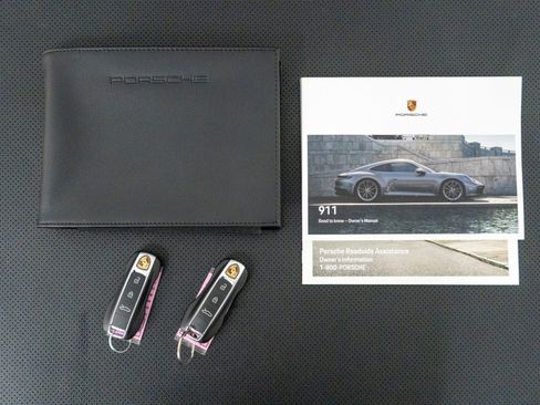 Used 2023 Porsche 911 Carrera image 19
