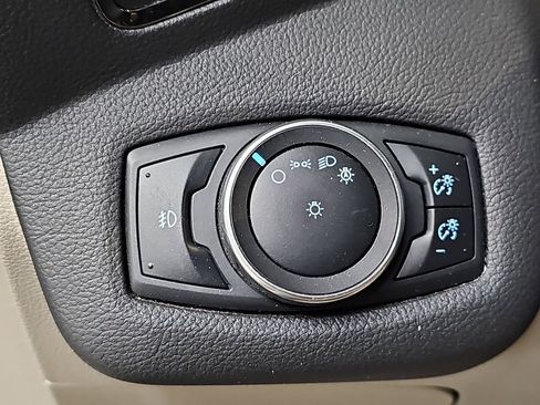 Used 2015 Ford Escape Titanium w/ Equipment Group 301A AWD/4WD image 27