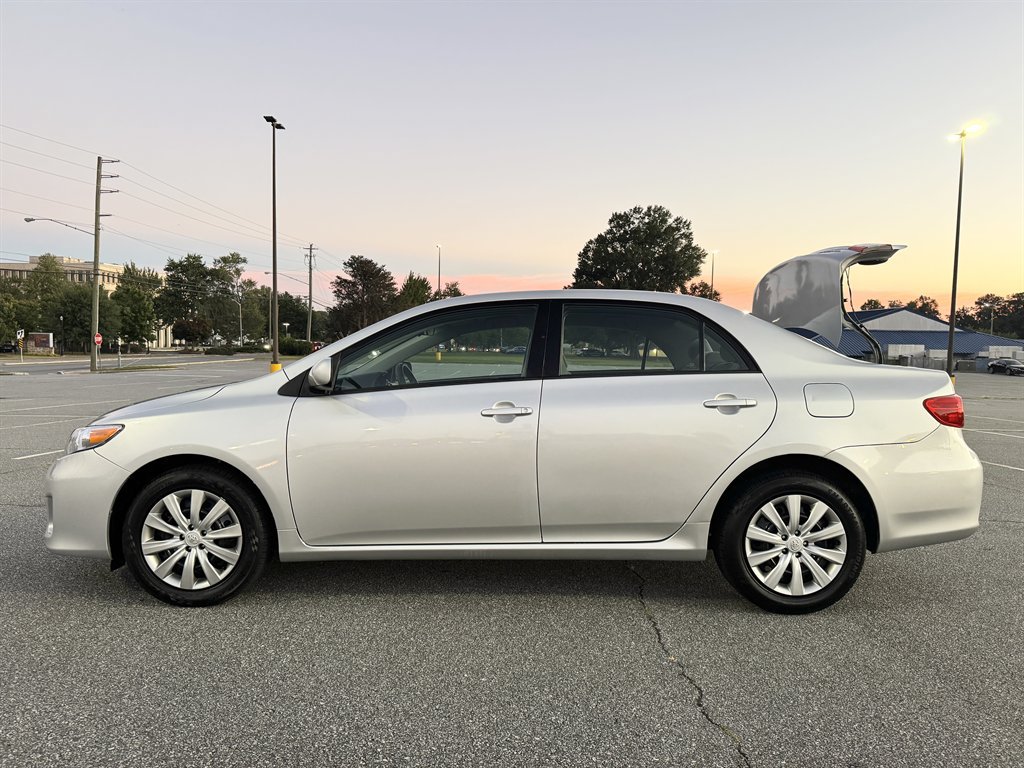 Used 2012 Toyota Corolla LE FWD image 33