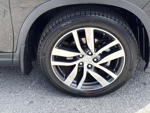 Used 2018 Honda Pilot Touring image 10