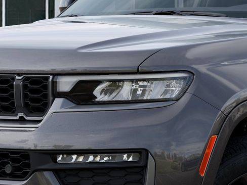 New 2026 Jeep Grand Cherokee Limited AWD/4WD image 10