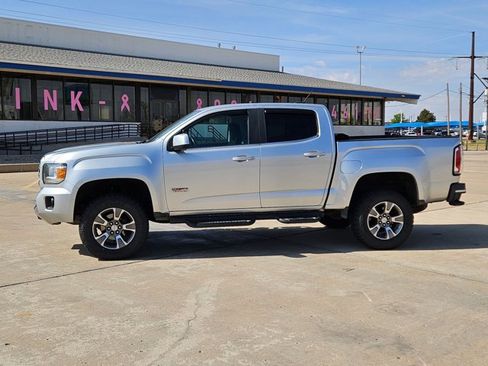 Used 2015 GMC Canyon SLE w/ All-Terrain Package image 9