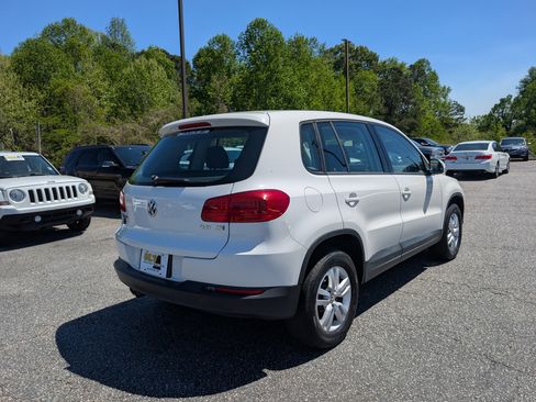 Used 2014 Volkswagen Tiguan S image 5