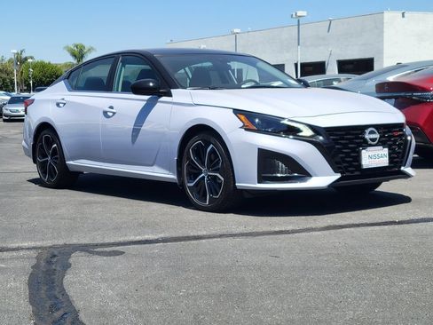 New 2026 Nissan Altima 2.5 SR FWD image 14