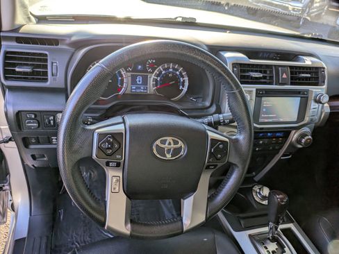 Used 2014 Toyota 4Runner Limited image 17