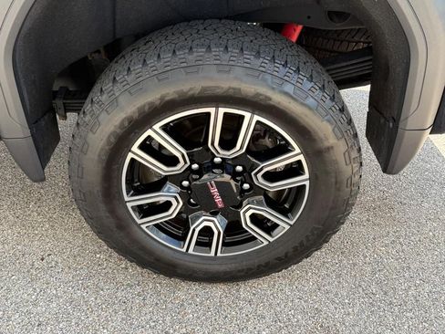 Used 2023 GMC Sierra 2500 AT4 AWD/4WD image 7