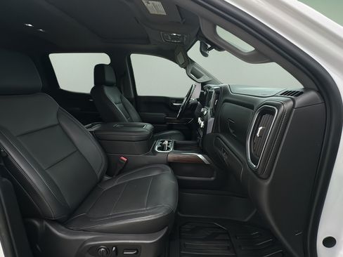 Used 2019 GMC Sierra 1500 SLT w/ SLT Premium Plus Package AWD/4WD image 16