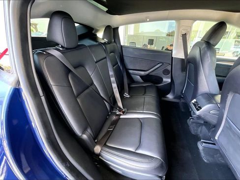 Used 2023 Tesla Model Y Long Range AWD/4WD image 25