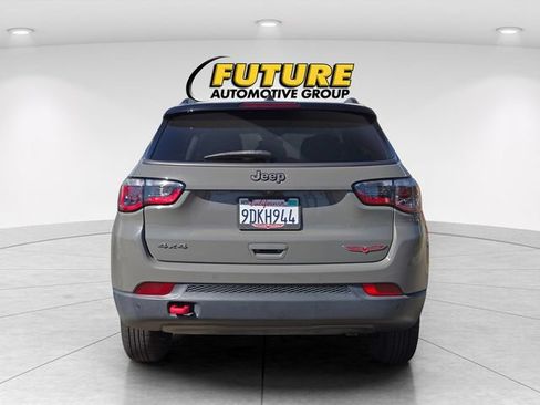 Used 2021 Jeep Compass Trailhawk w/ Convenience Group AWD/4WD image 5