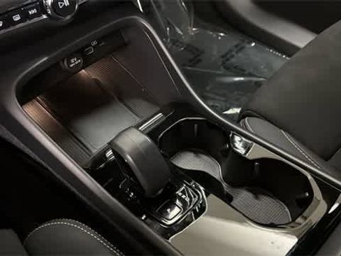Used 2023 Volvo XC40 Recharge Ultimate w/ Protection Package Premier image 25