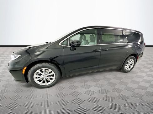 New 2026 Chrysler Pacifica Select AWD/4WD image 23