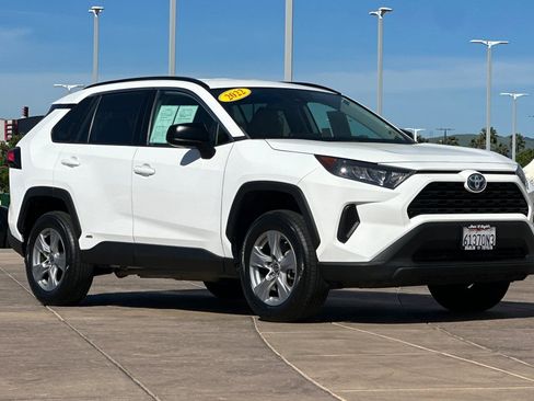 Certified 2022 Toyota RAV4 LE image 2