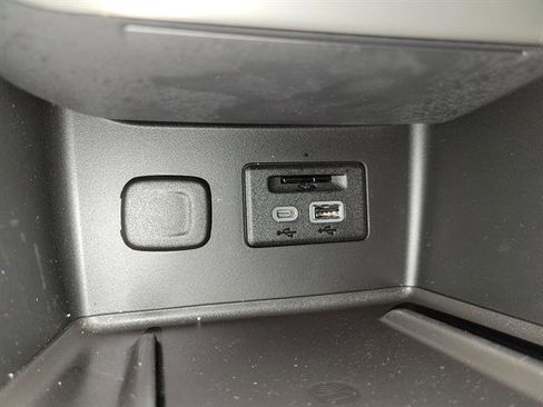 Used 2021 GMC Acadia Denali w/ Denali Technology Package image 20