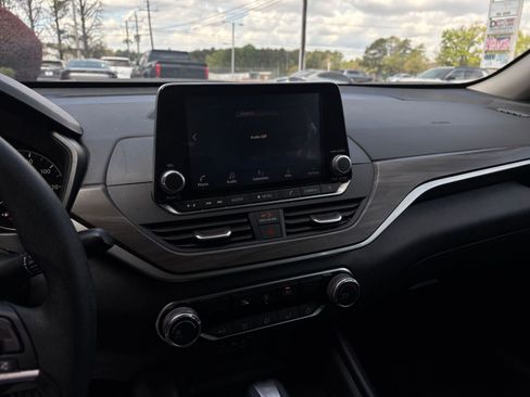 Used 2025 Nissan Altima 2.5 SV image 22