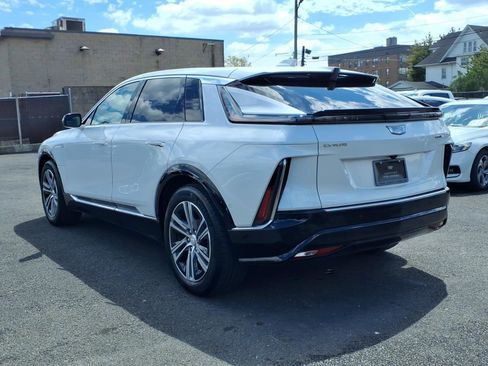 Certified 2024 Cadillac Lyriq Luxury w/ LPO, Floor Liner Package AWD/4WD image 7