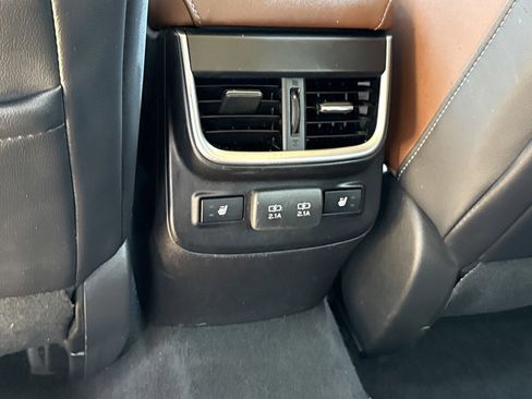 Used 2020 Subaru Outback Touring w/ Popular Package #2 image 15