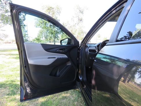 Used 2022 Chevrolet Equinox LS w/ LS Convenience Package image 17