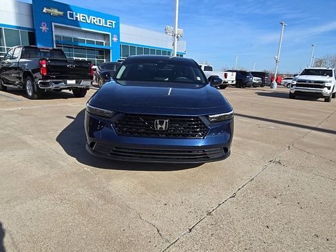 Used 2024 Honda Accord EX image 9