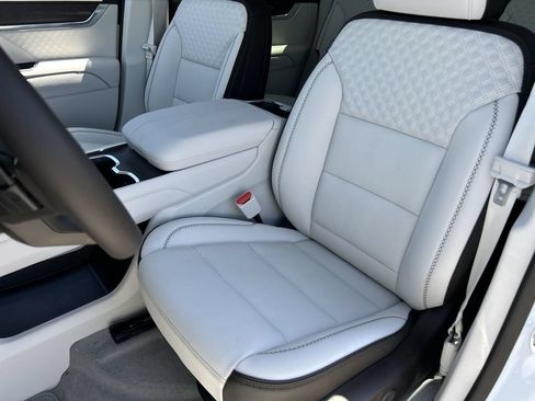 New 2026 GMC Acadia Denali w/ Super Cruise Package AWD/4WD image 15